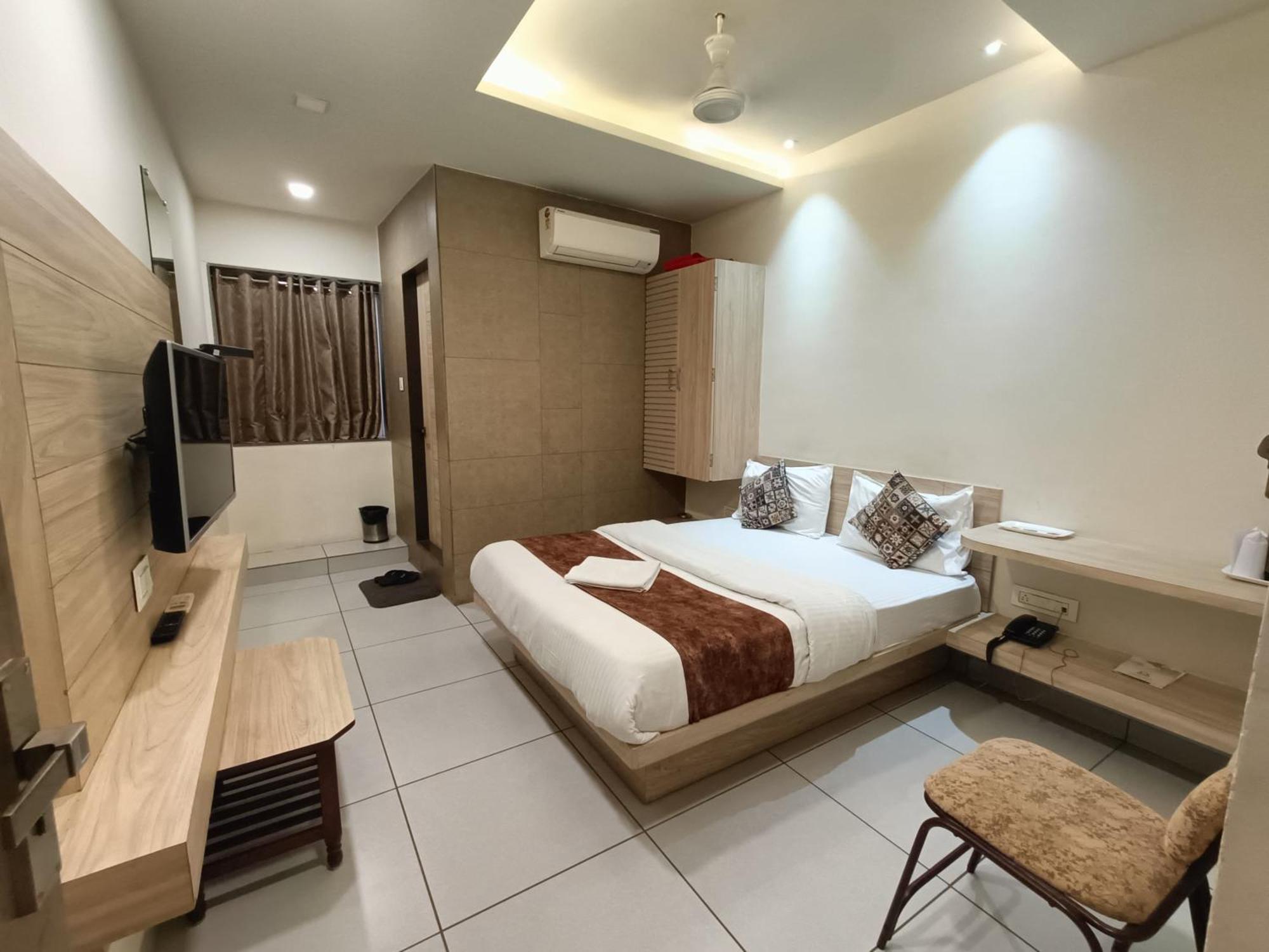 Hotel Kinara 아흐메다바드 외부 사진