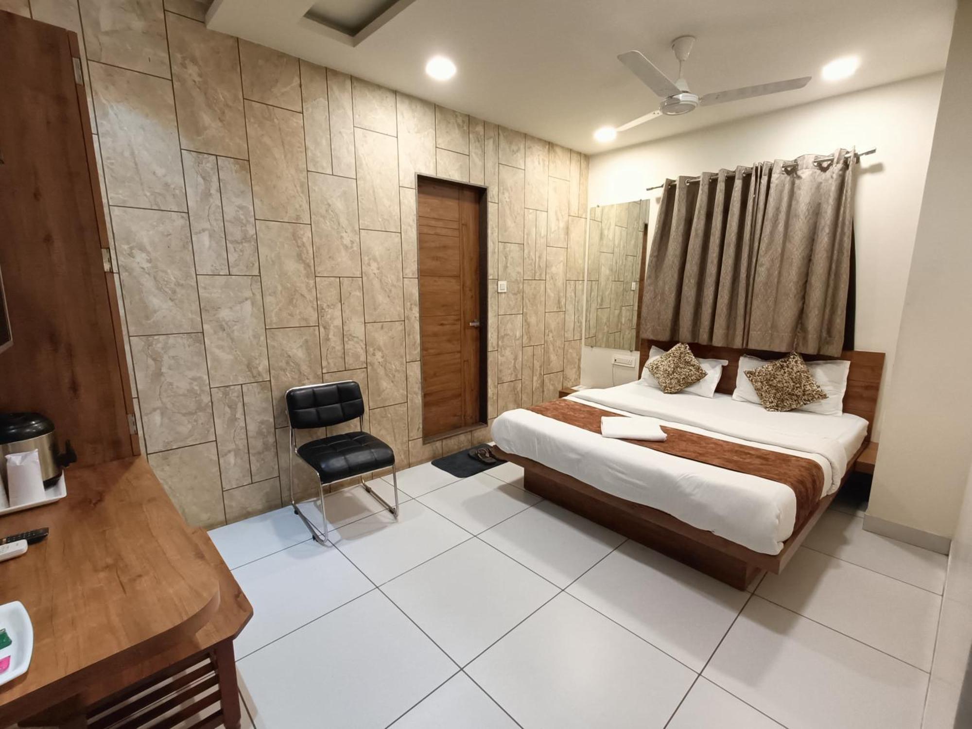Hotel Kinara 아흐메다바드 외부 사진