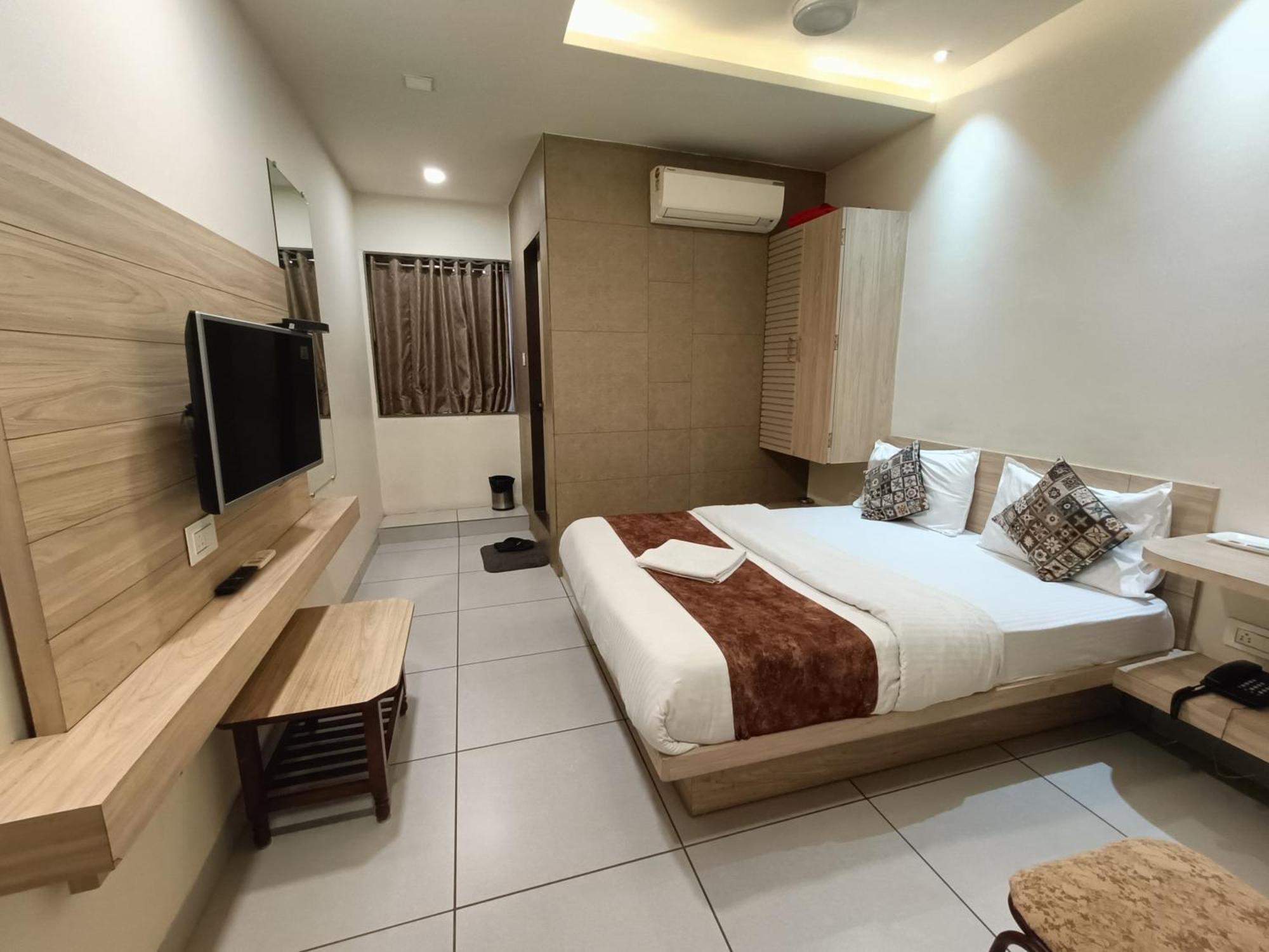 Hotel Kinara 아흐메다바드 외부 사진
