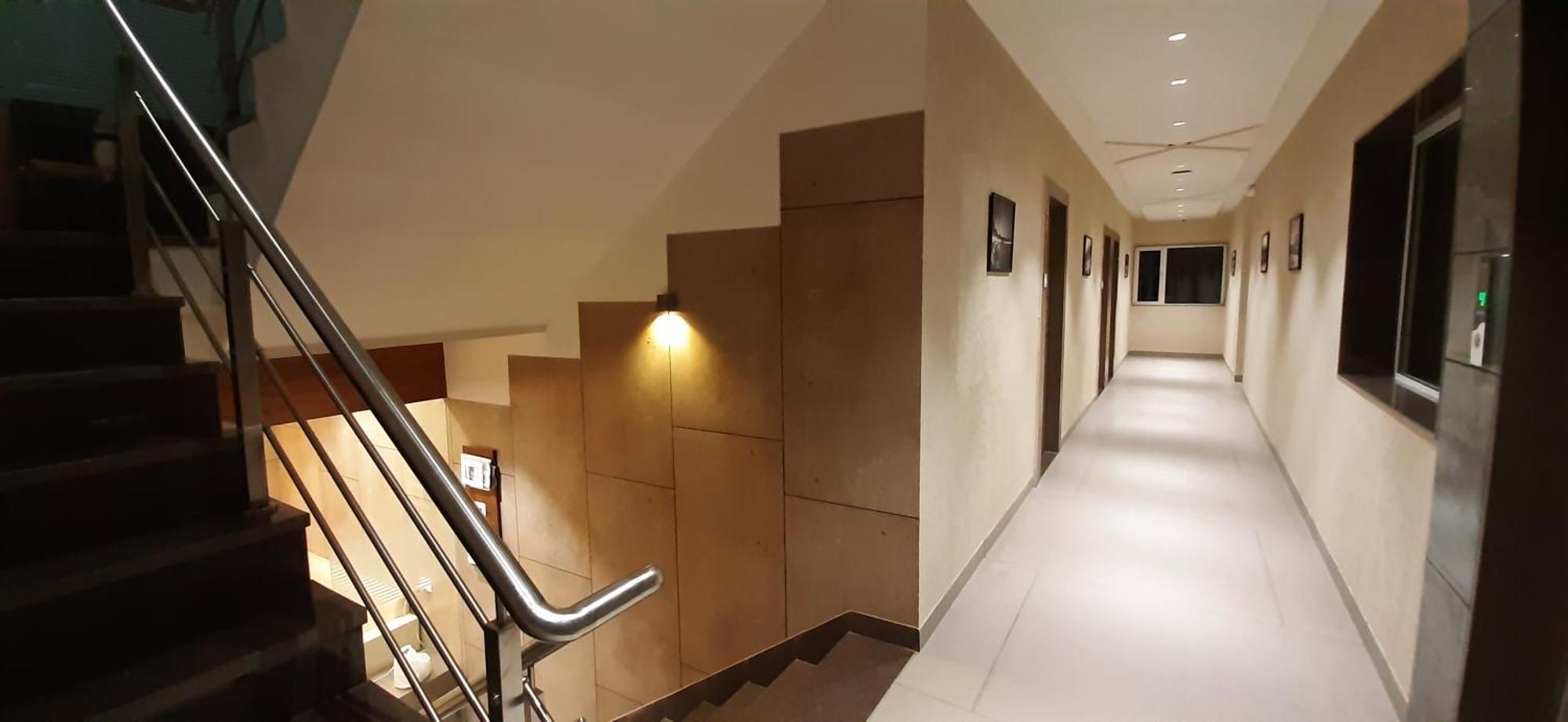 Hotel Kinara 아흐메다바드 외부 사진