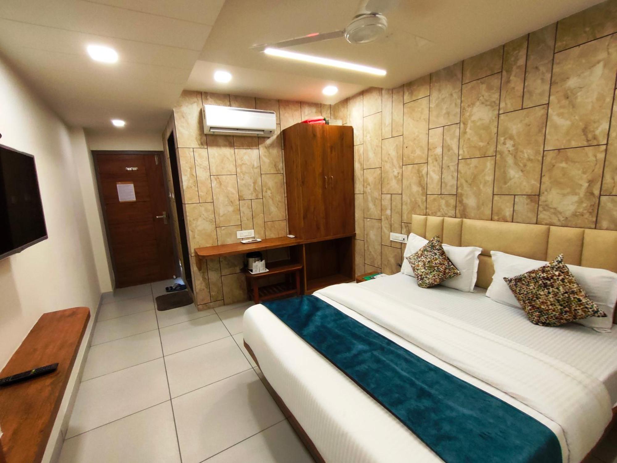 Hotel Kinara 아흐메다바드 외부 사진