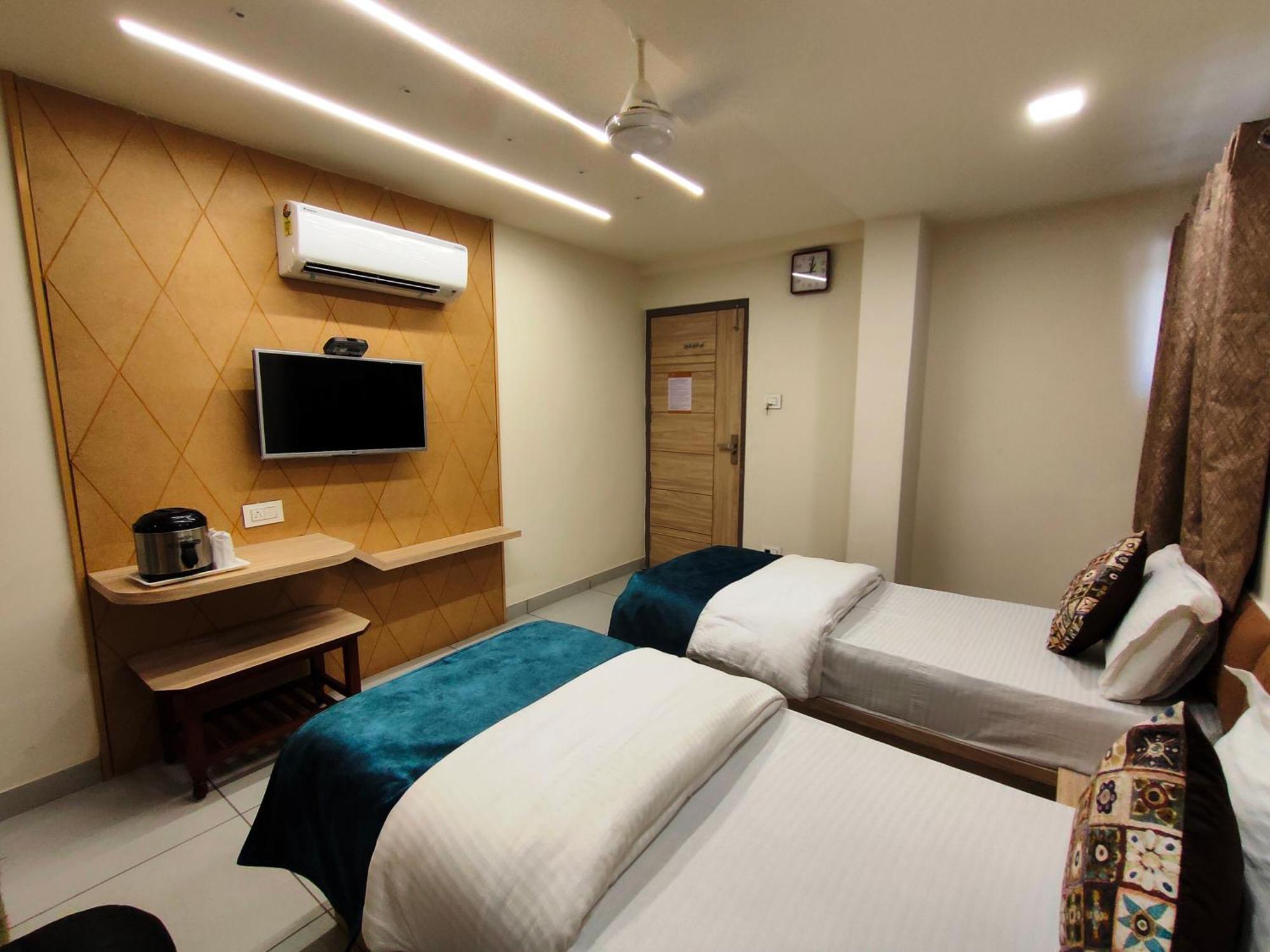 Hotel Kinara 아흐메다바드 외부 사진