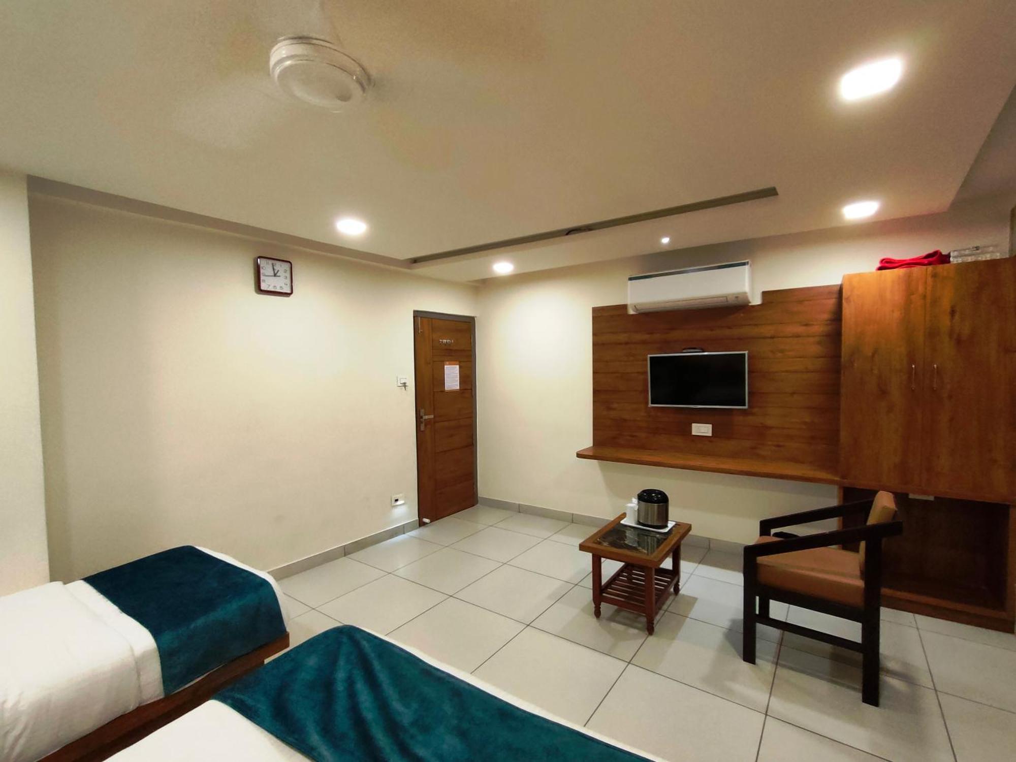 Hotel Kinara 아흐메다바드 외부 사진